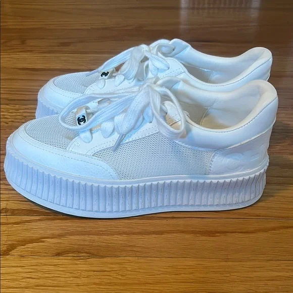 White Sneakers with Platform Sole - Picture 4 of 4